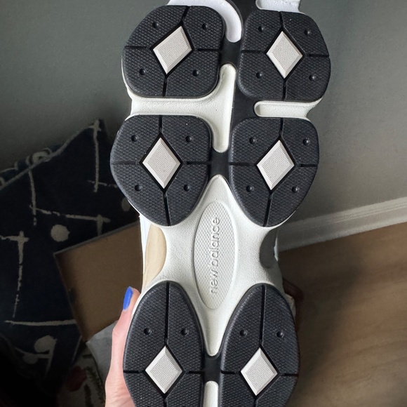 New Balance 9060 Seasalt Moonbeam NIB - Picture 8 of 11